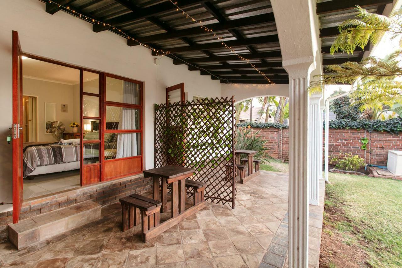 Haus (200 m²), 1 Schlafzimmer und 2 eigene Badezimmer in Garsfontein Pretoria-Noord Exterior foto
